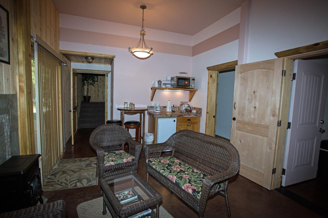 Diamondstone Guest Lodges La Pine Luaran gambar