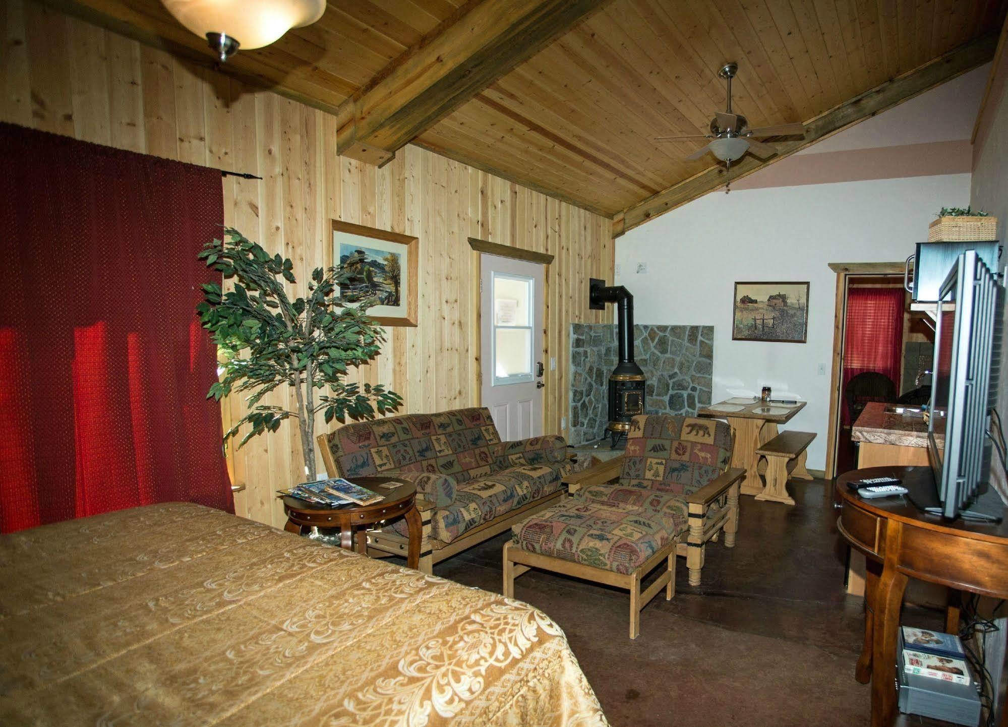 Diamondstone Guest Lodges La Pine Luaran gambar